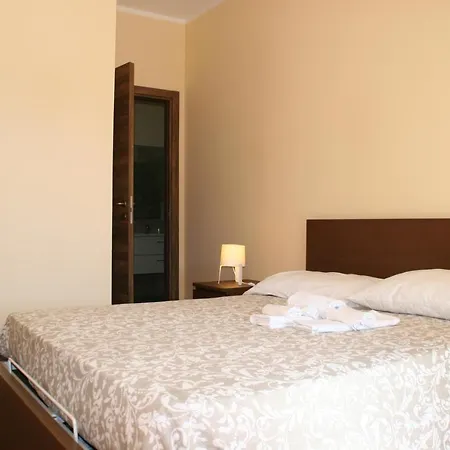 Monserrat Nocleg ze śniadaniem 4*