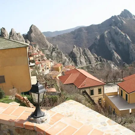 Al Balcone Delle Dolomiti Monserrat Bed & Breakfast Castelmezzano