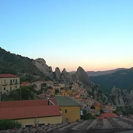 Monserrat Bed & Breakfast Castelmezzano