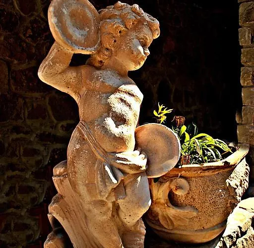 Monserrat Bed & Breakfast 3*